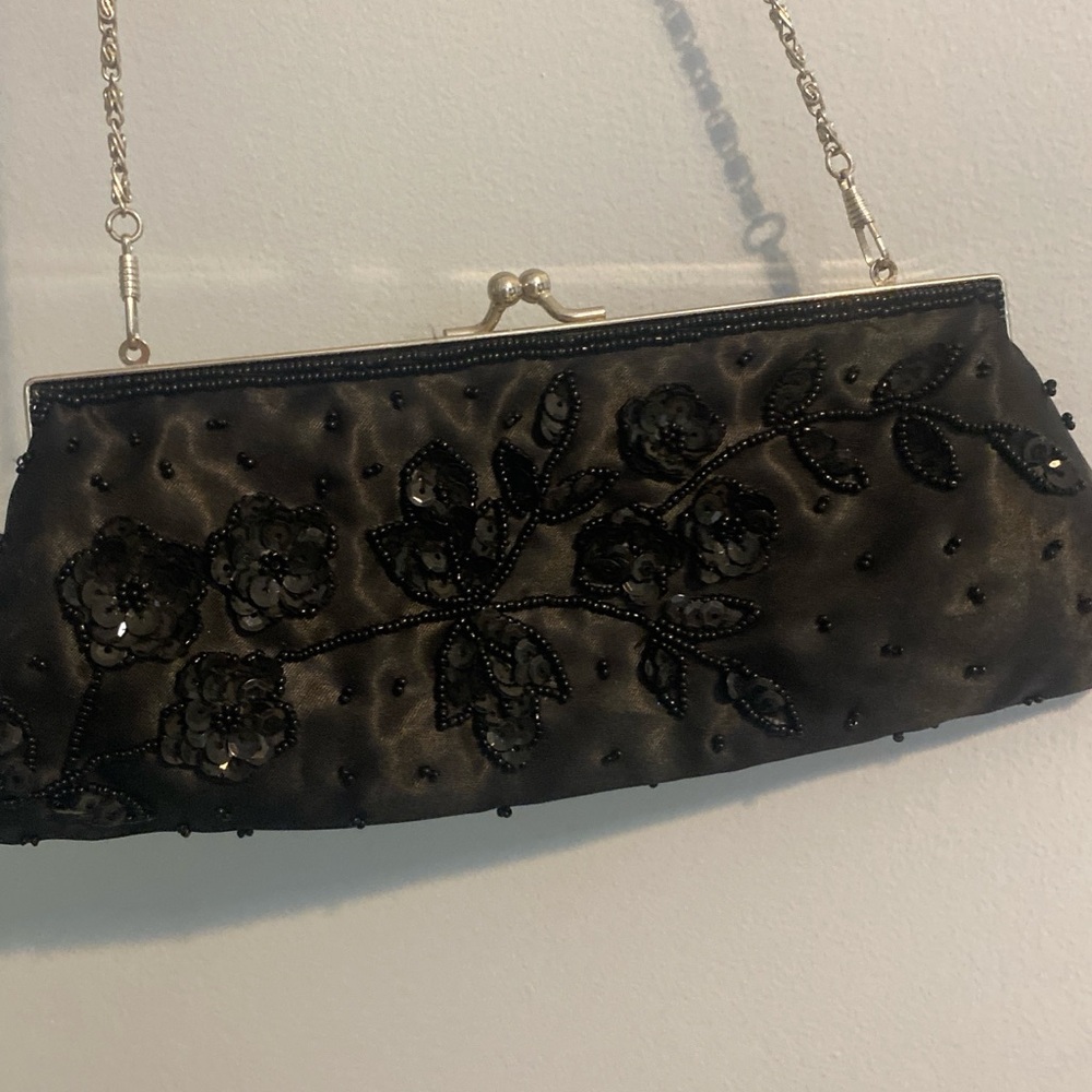 Elegant Vintage Black Floral Embellished Clutch